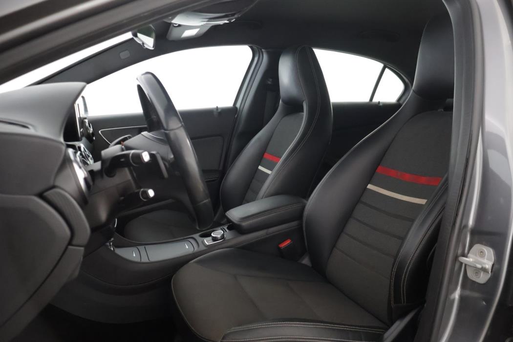 MERCEDES-BENZ A 2014