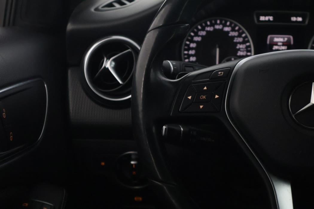 MERCEDES-BENZ A 2014