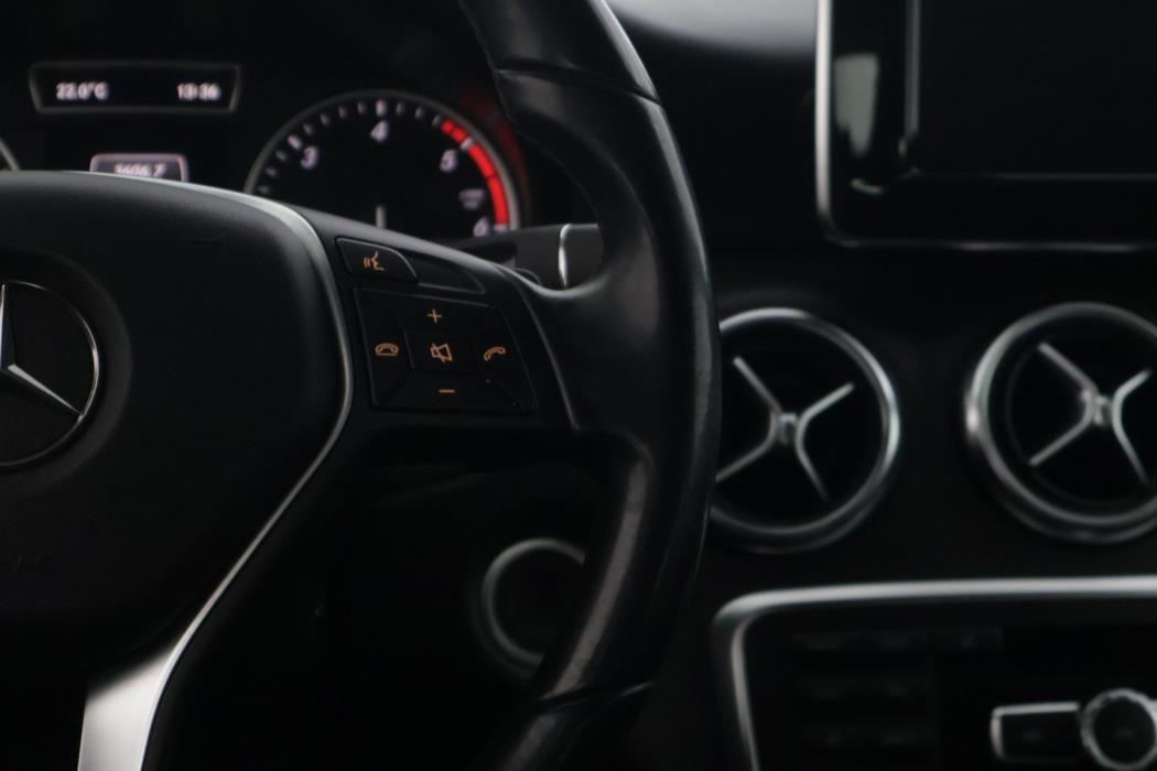 MERCEDES-BENZ A 2014