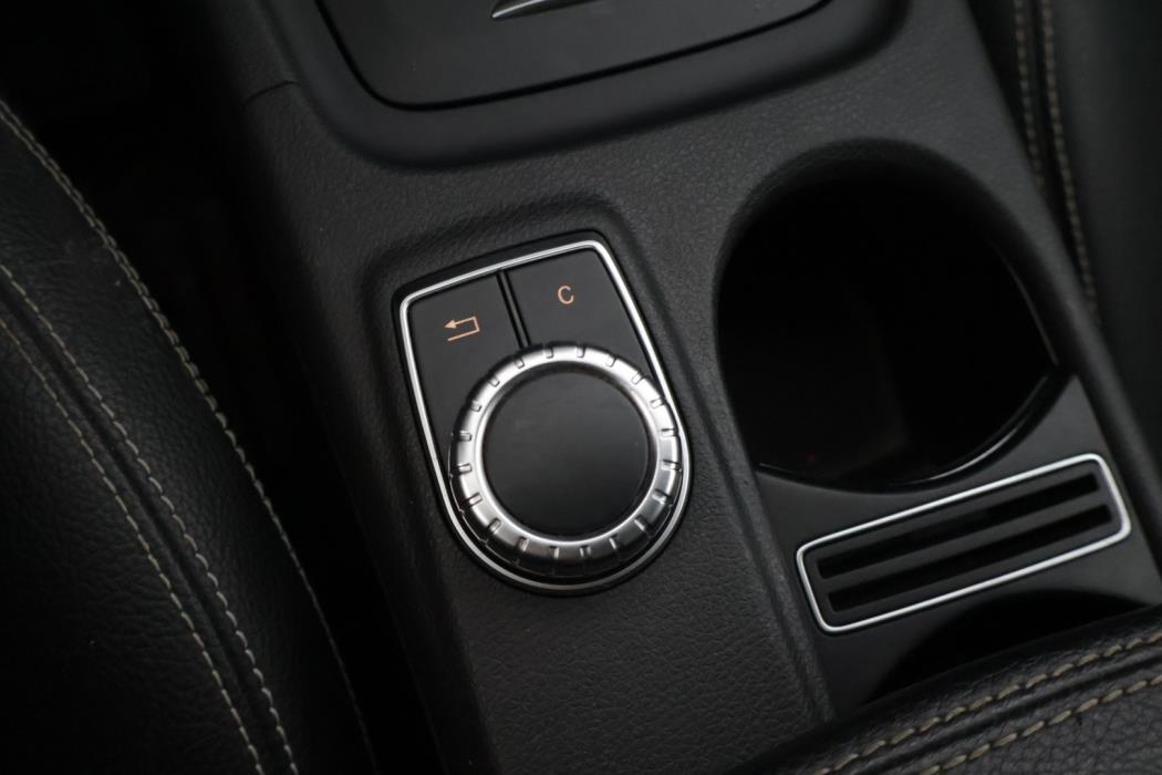 MERCEDES-BENZ A 2014