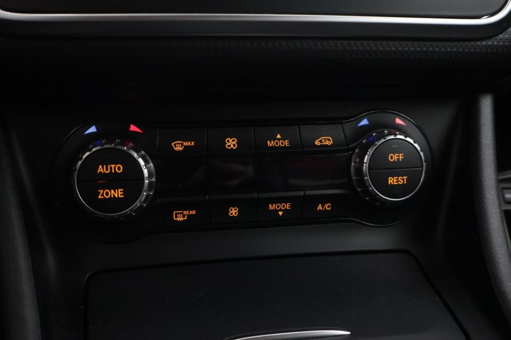 MERCEDES-BENZ A 2014