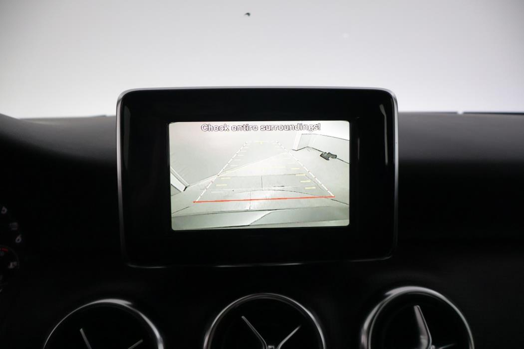 MERCEDES-BENZ A 2014