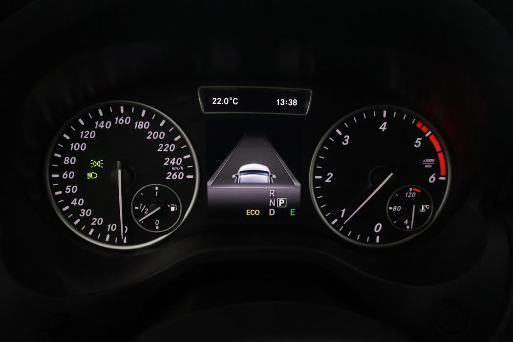 MERCEDES-BENZ A 2014