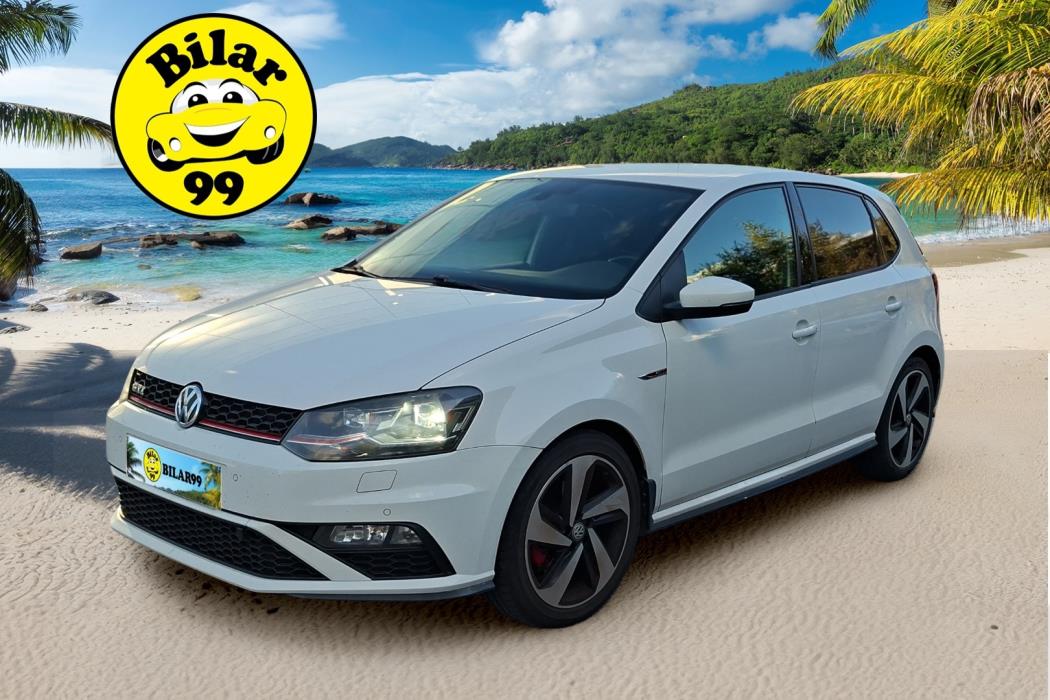 VOLKSWAGEN Polo 2015