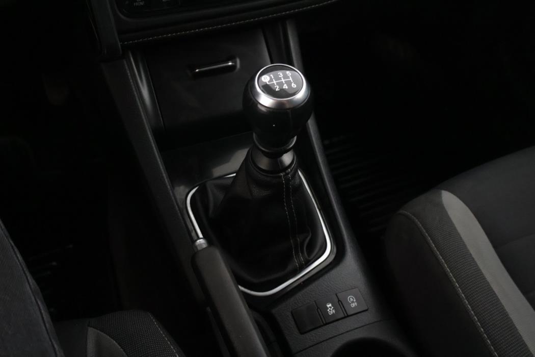 TOYOTA Auris 2016