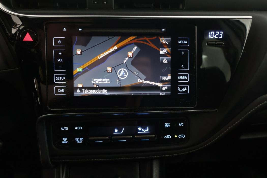 TOYOTA Auris 2016