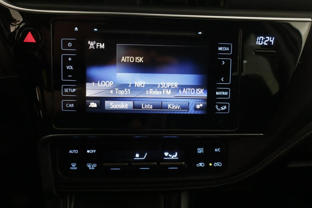 TOYOTA Auris 2016
