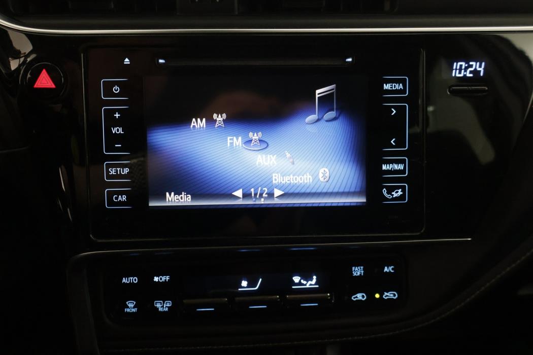 TOYOTA Auris 2016