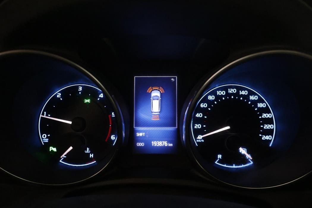 TOYOTA Auris 2016