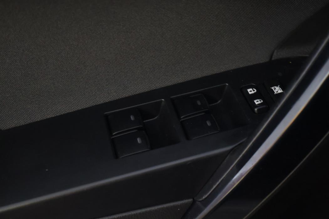 TOYOTA Auris 2016