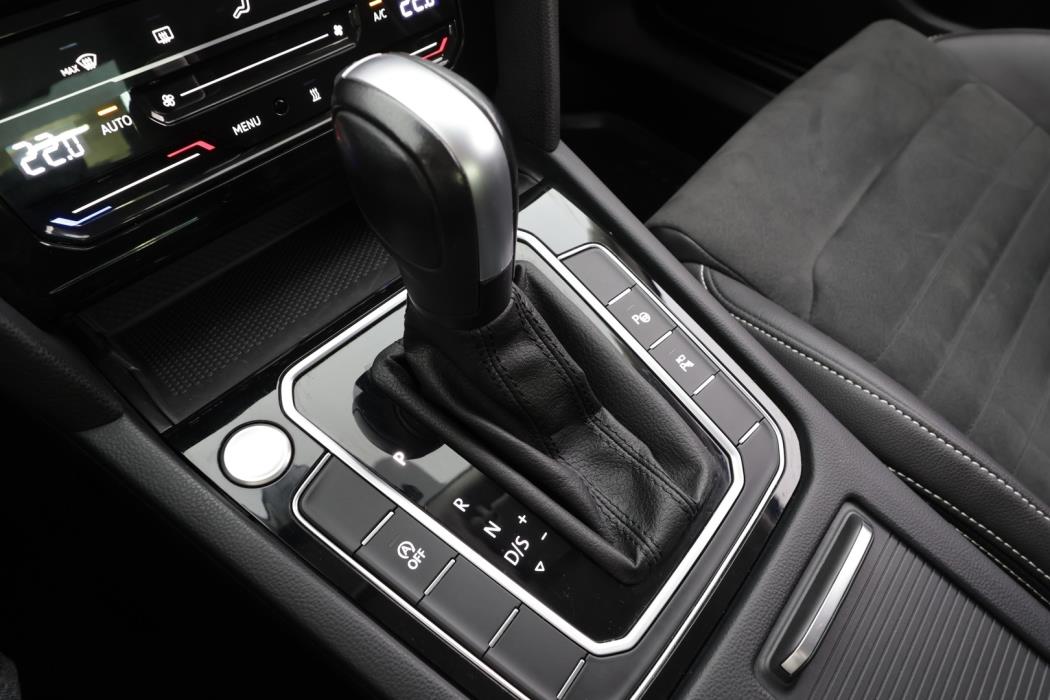 VOLKSWAGEN Passat 2022