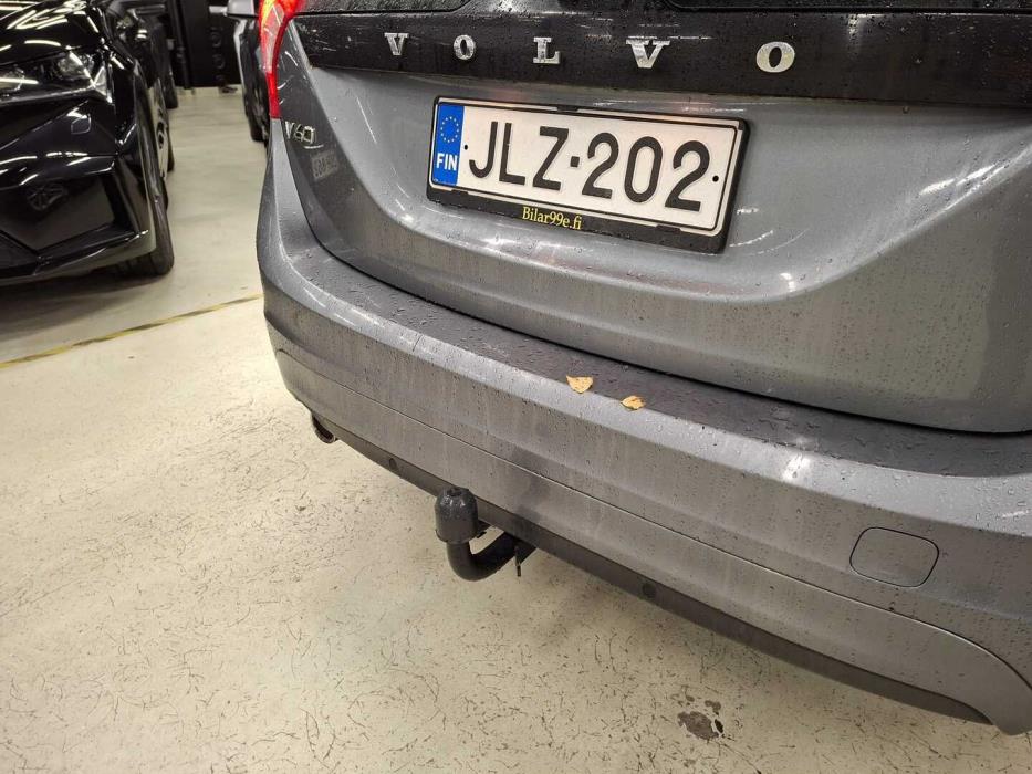 VOLVO V60 2016