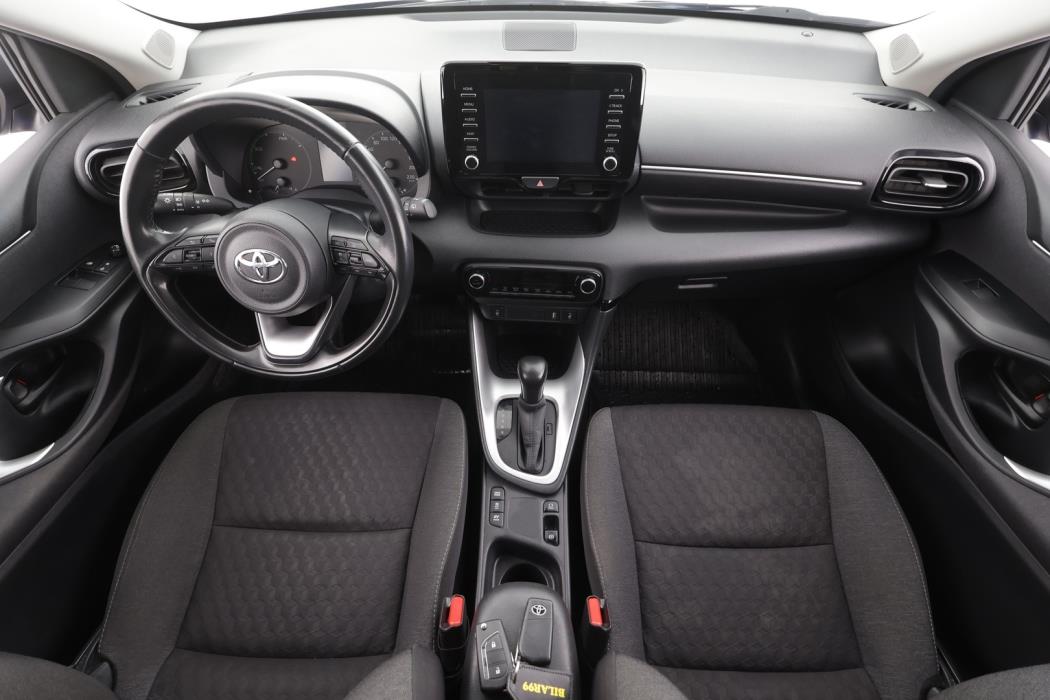 TOYOTA Yaris 2024