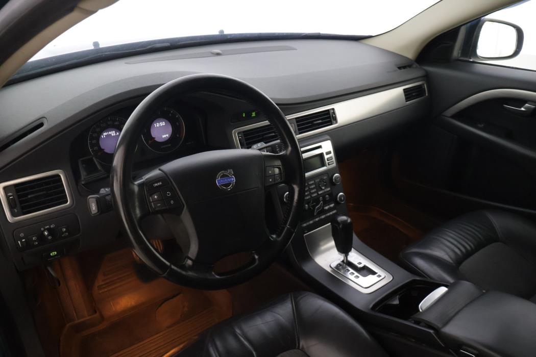 VOLVO V70 2008