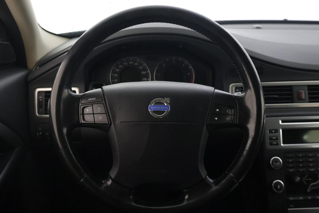 VOLVO V70 2008