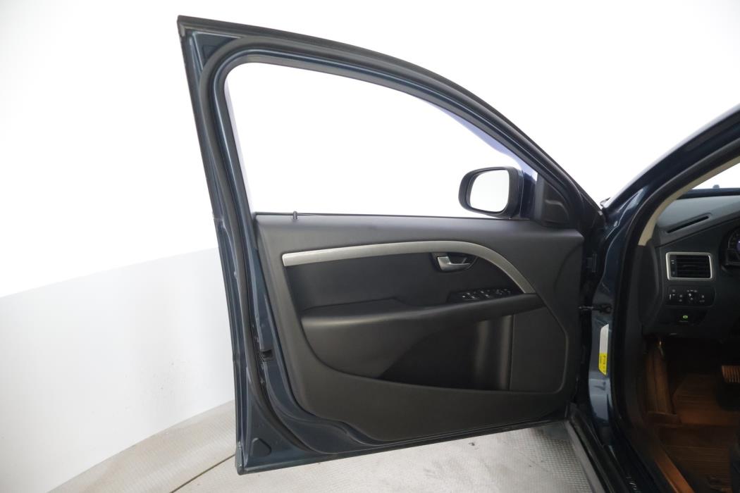 VOLVO V70 2008