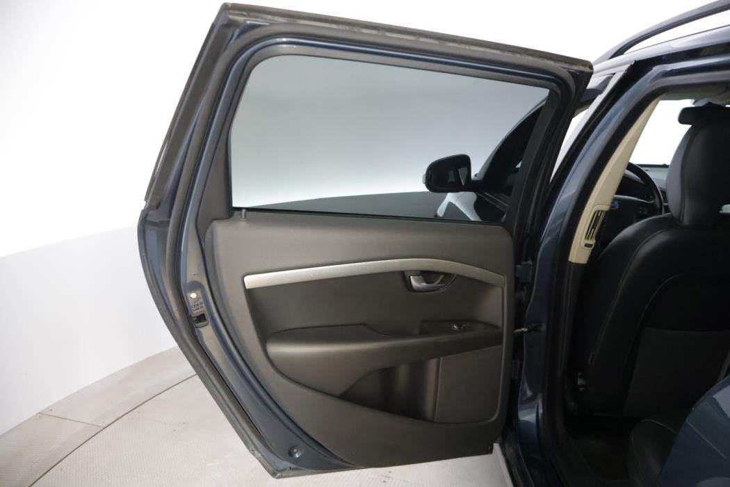 VOLVO V70 2008