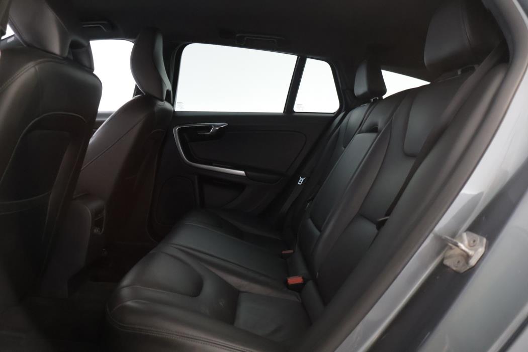 VOLVO V60 2017