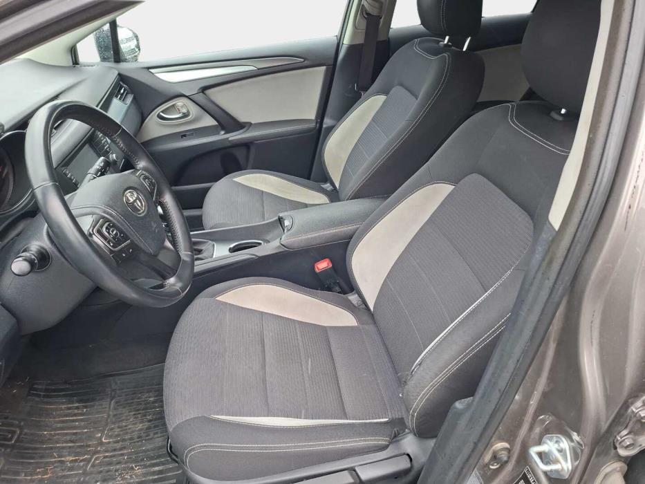 TOYOTA Avensis 2017