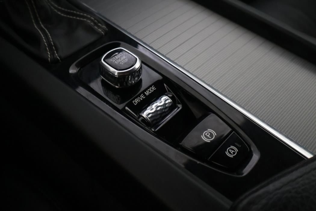 VOLVO XC60 2018