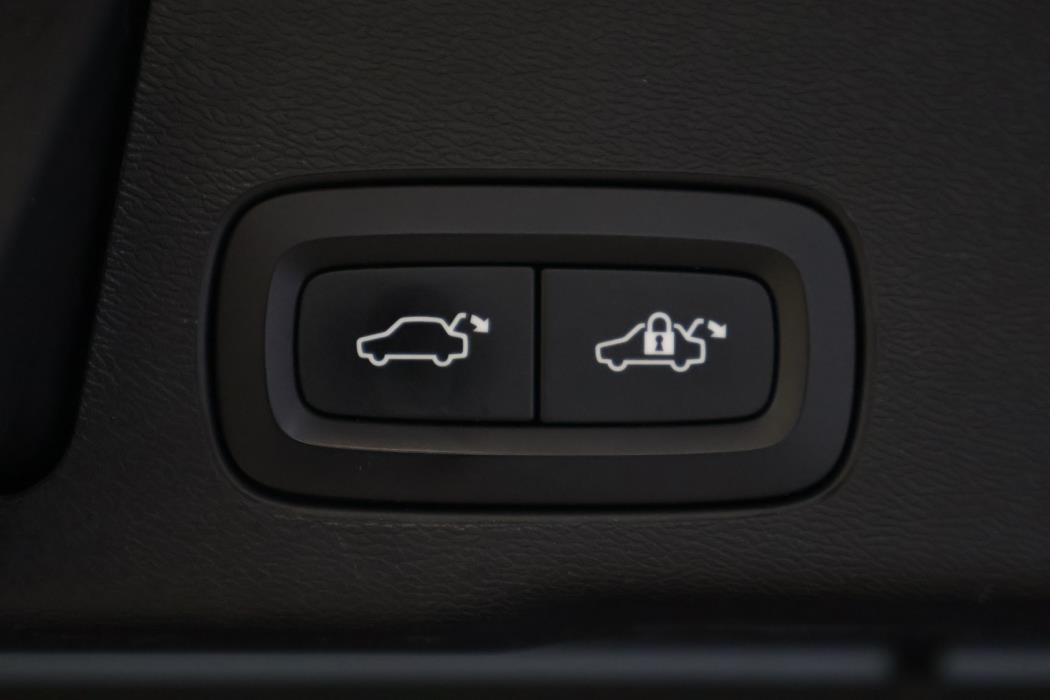 VOLVO XC60 2018