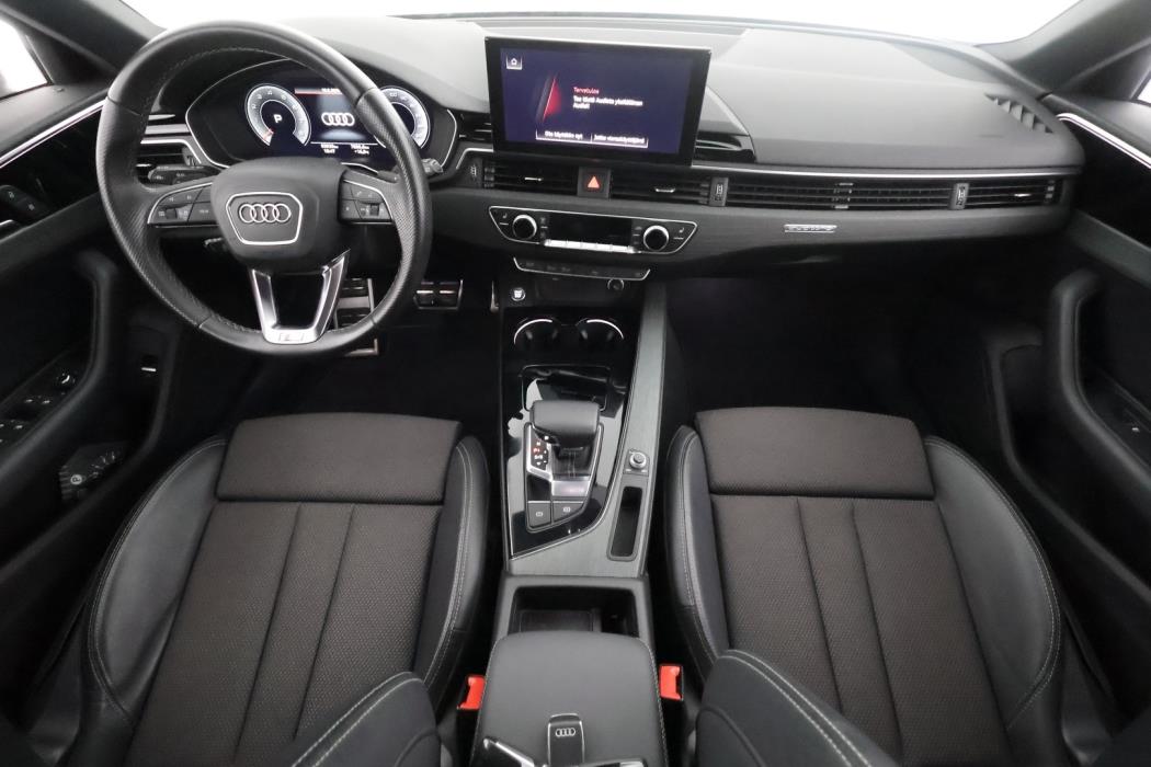 AUDI A4 2021