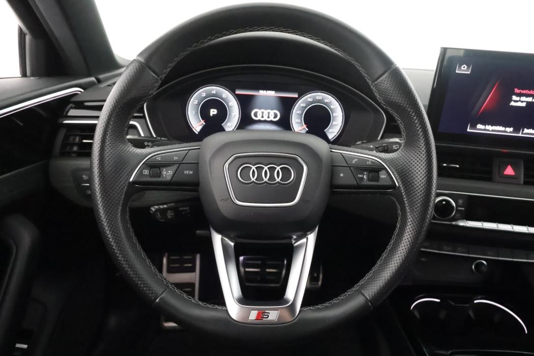 AUDI A4 2021