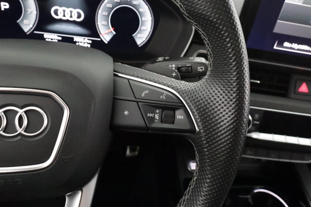 AUDI A4 2021