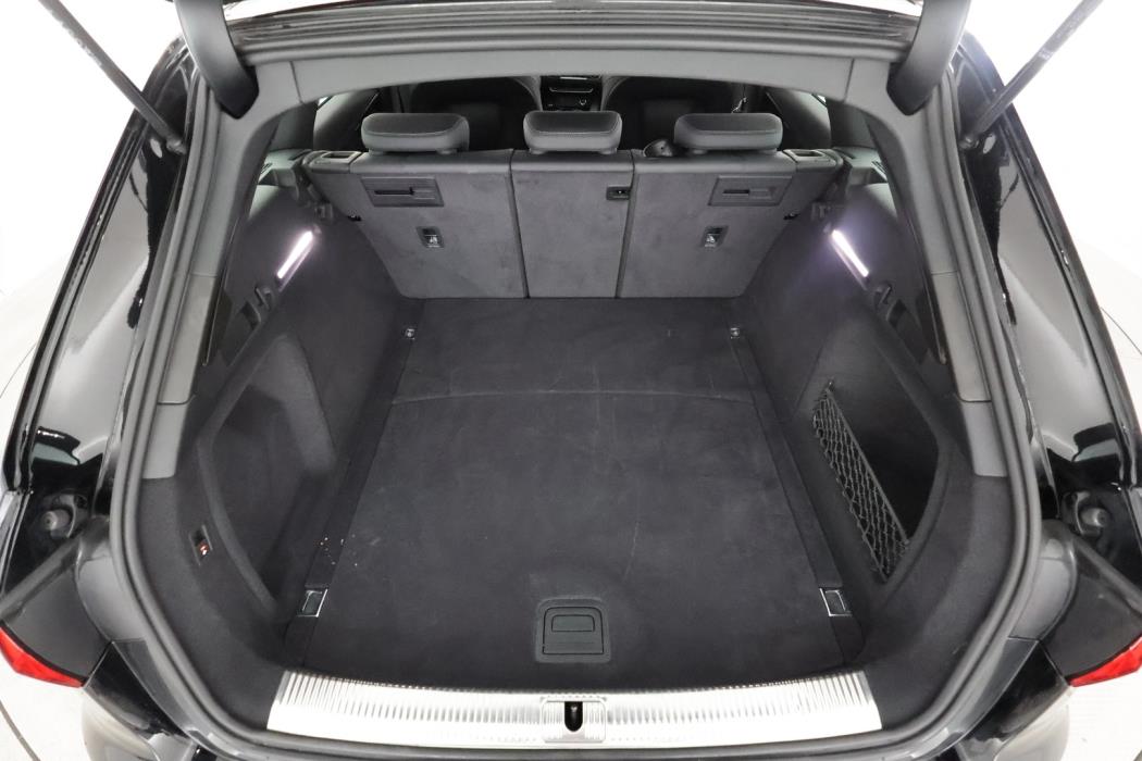 AUDI A4 2021