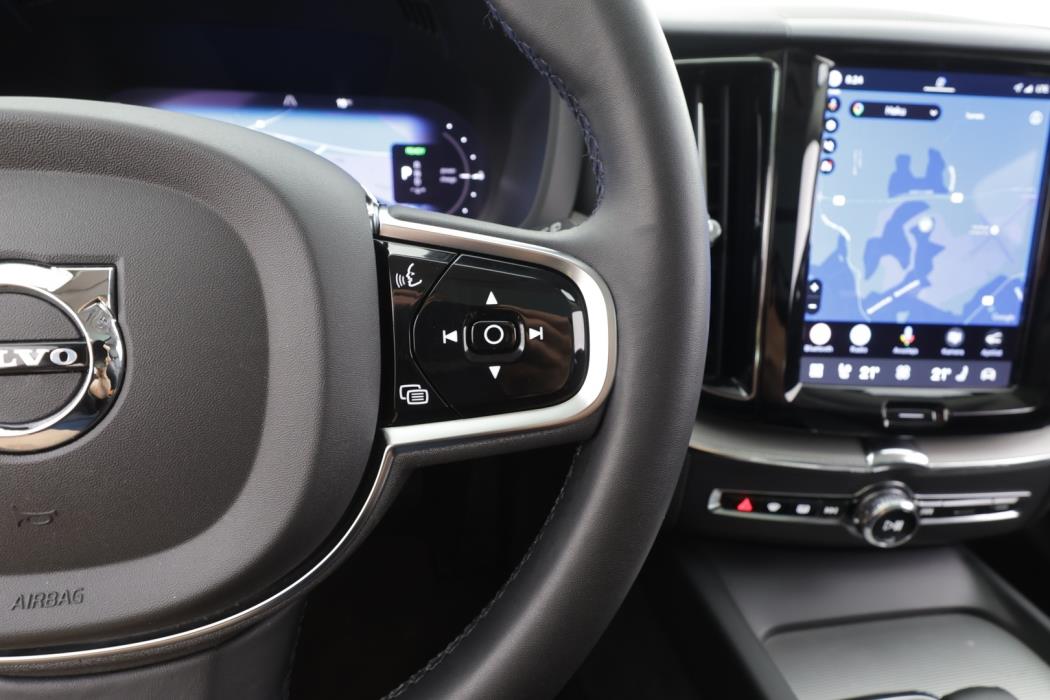 VOLVO XC60 2023
