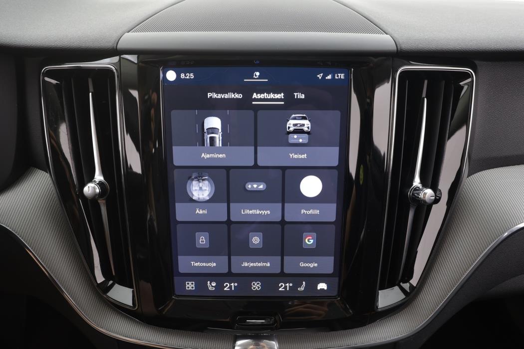 VOLVO XC60 2023