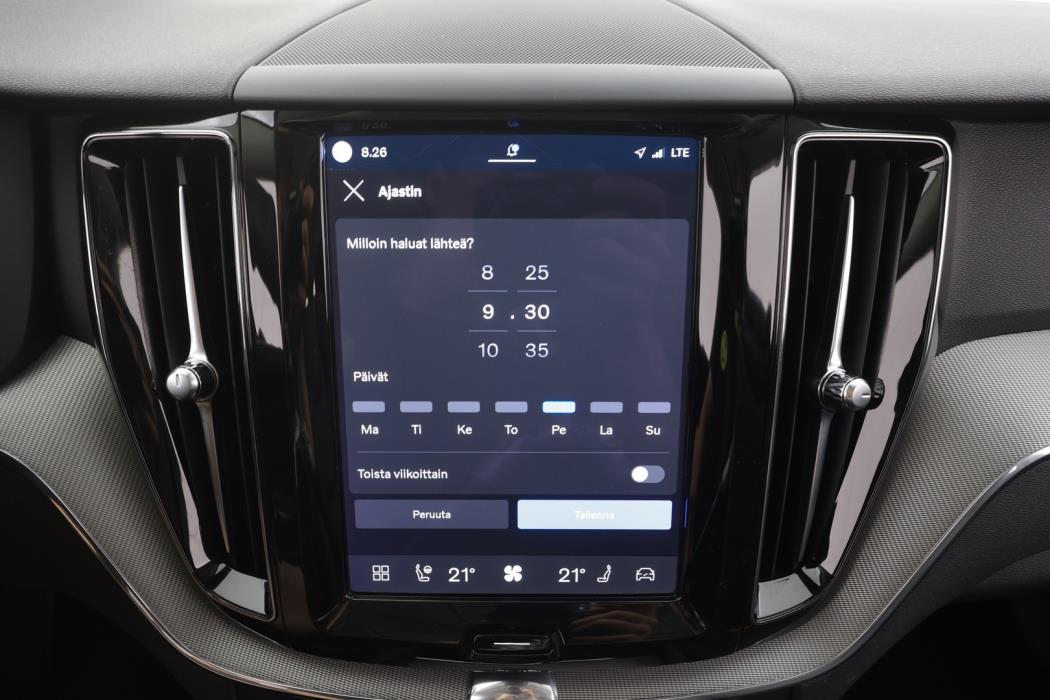 VOLVO XC60 2023