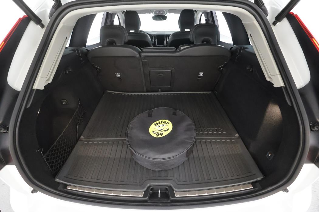 VOLVO XC60 2023