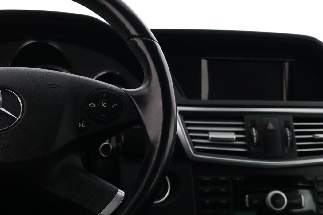 MERCEDES-BENZ E 2011