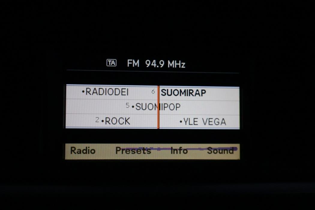 MERCEDES-BENZ E 2011