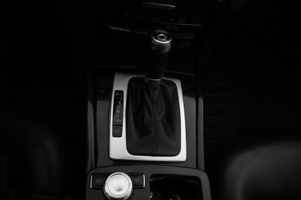 MERCEDES-BENZ E 2011