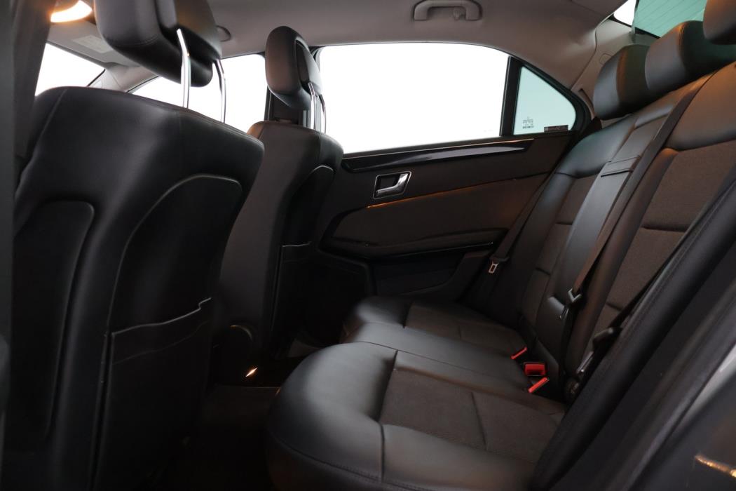 MERCEDES-BENZ E 2011