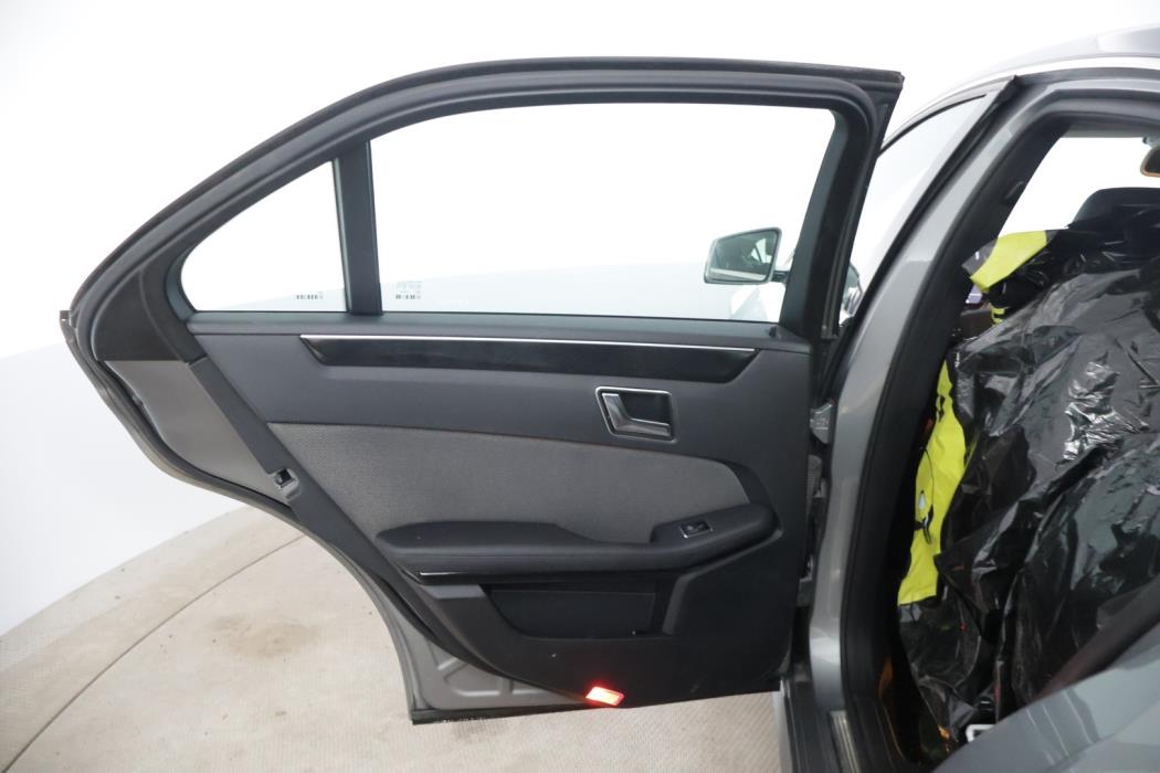 MERCEDES-BENZ E 2011