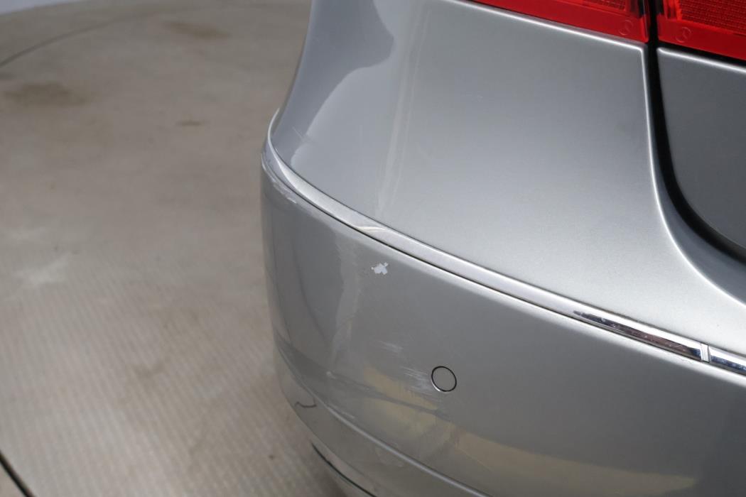 MERCEDES-BENZ E 2011