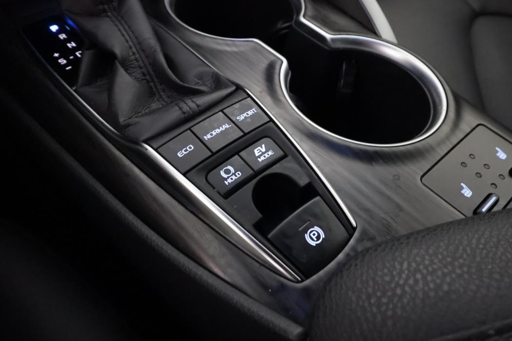 TOYOTA Camry 2023