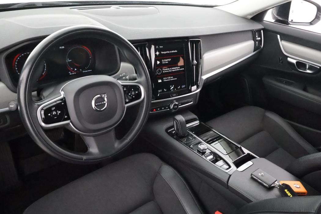 VOLVO V90 2021