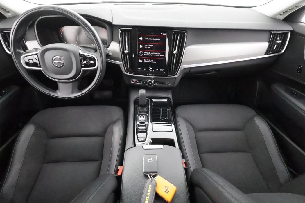 VOLVO V90 2021