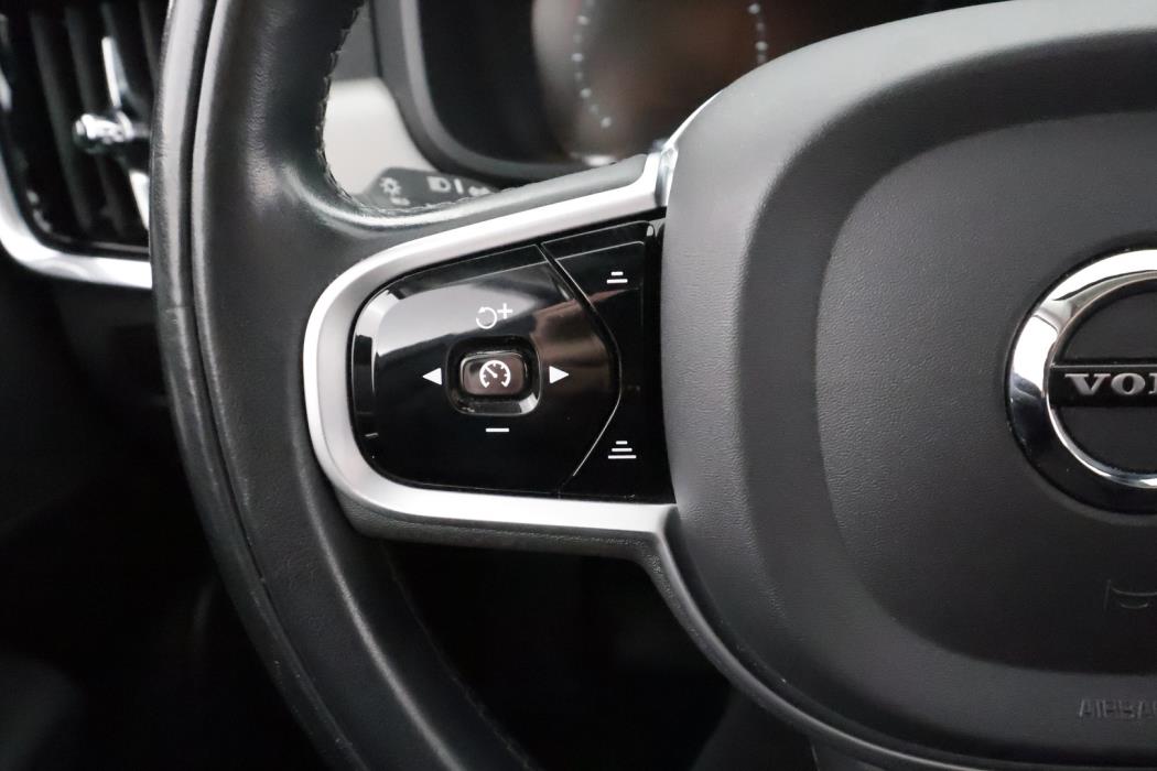 VOLVO V90 2021