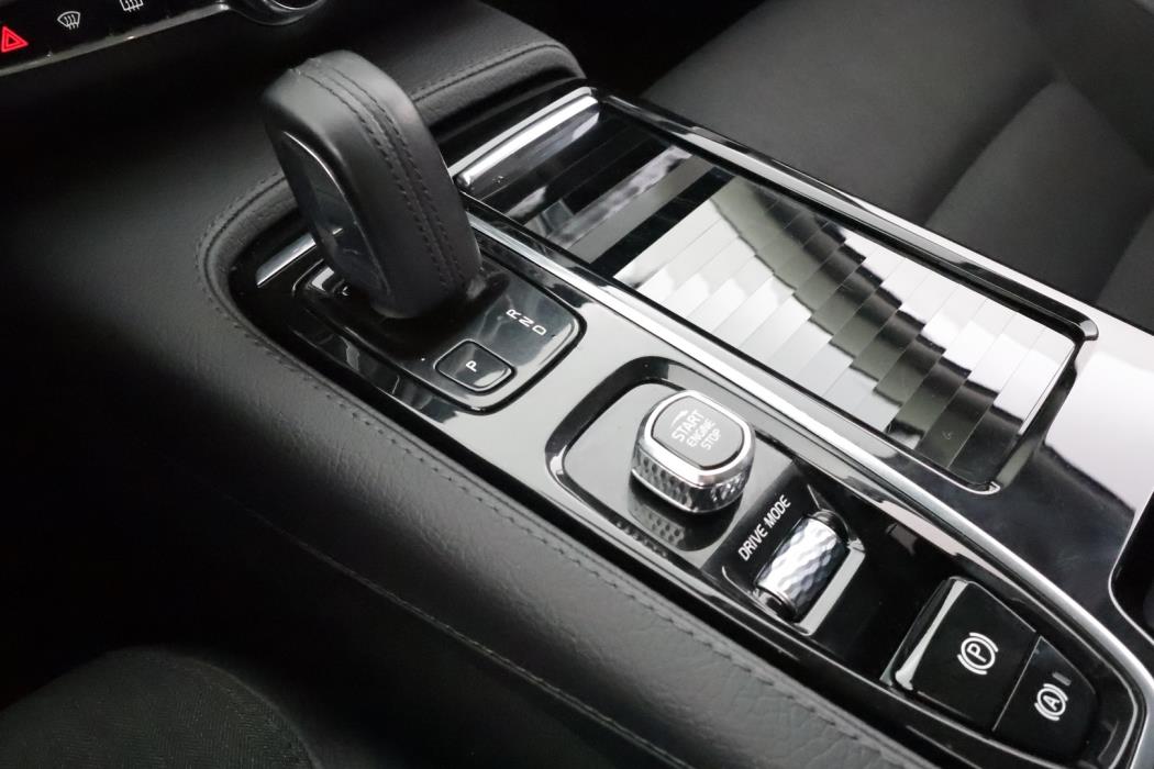VOLVO V90 2021