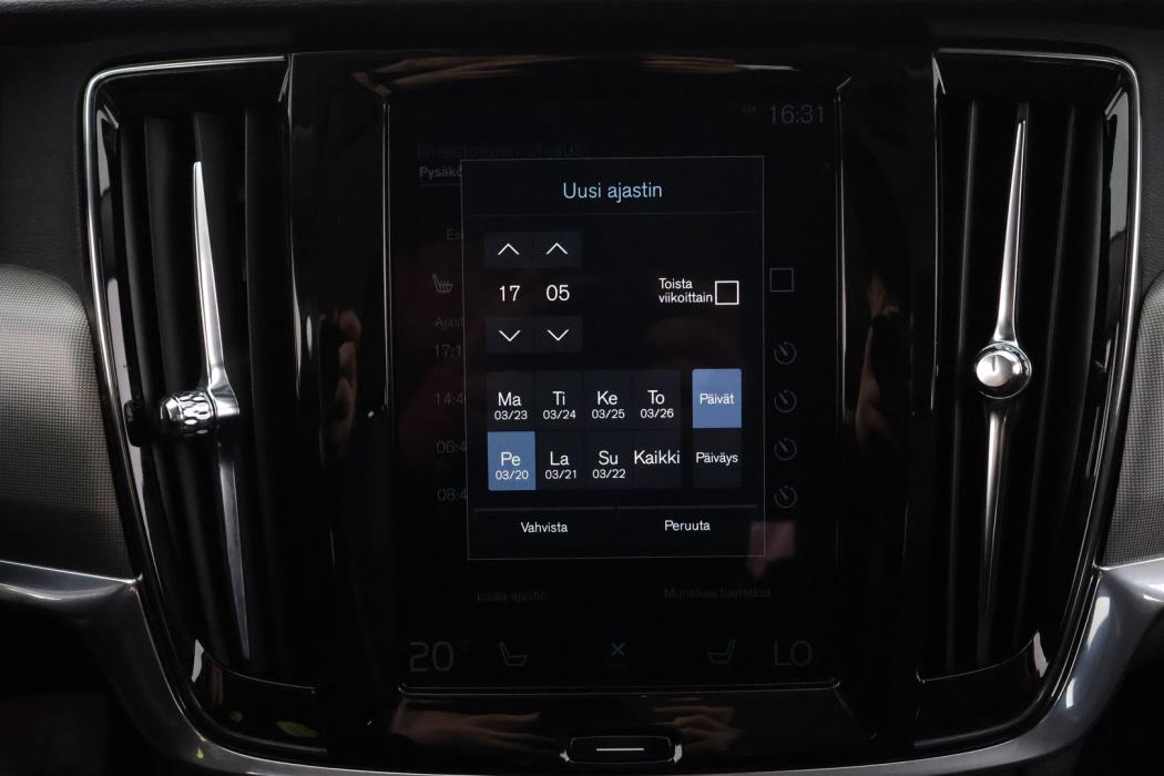 VOLVO V90 2021