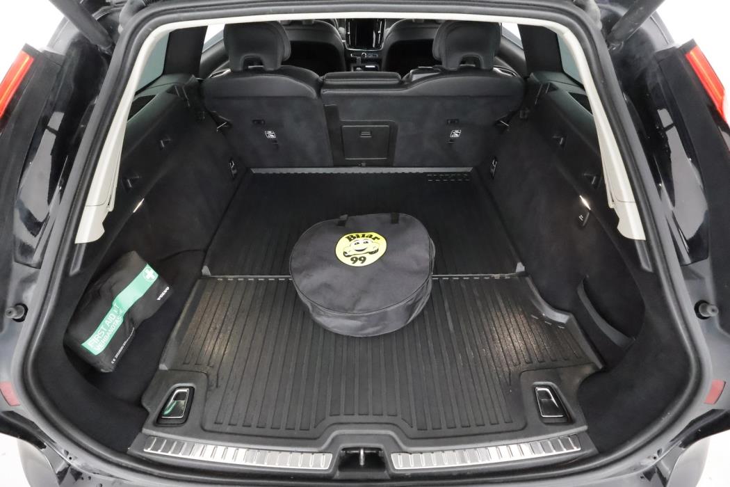 VOLVO V90 2021