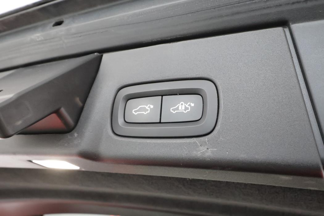 VOLVO V90 2021