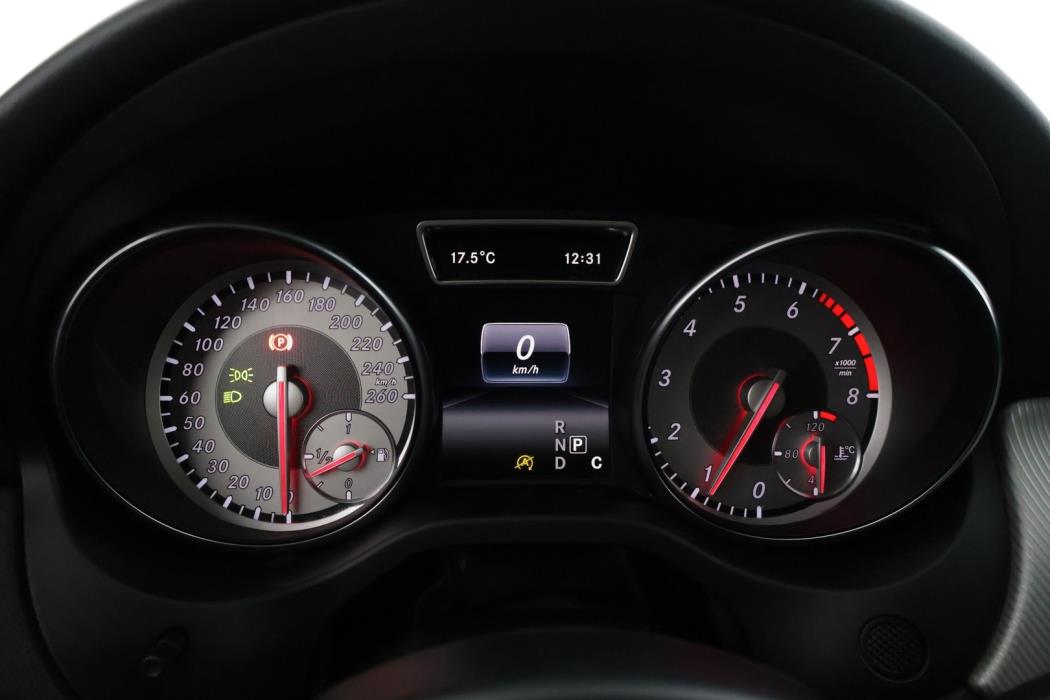 MERCEDES-BENZ CLA 2016