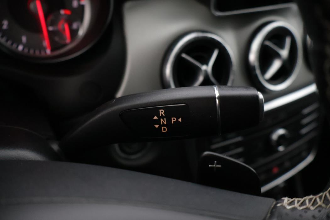 MERCEDES-BENZ CLA 2016