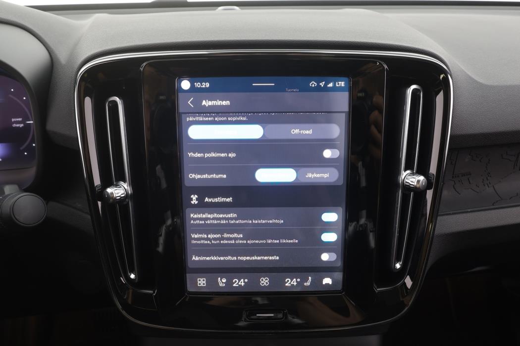 VOLVO C40 2023